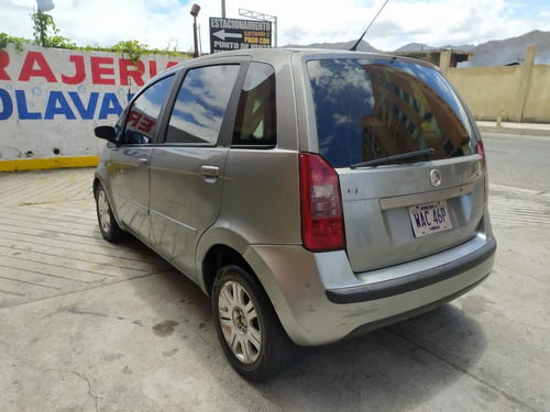 Imagen 5 de 9 de Fiat Idea Hlx Sincronico 1.8 Lts