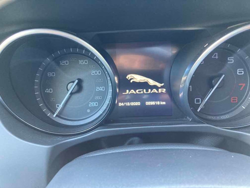 Jaguar Xe 2016 2.0 Pure At