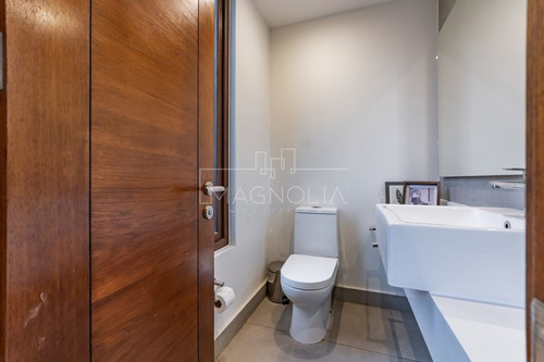 Casa En Venta De 4 Dorm. En Lo Barnechea
