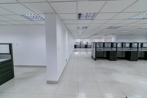 Oficina En Arriendo En Centro Internacional. Cod A1094004