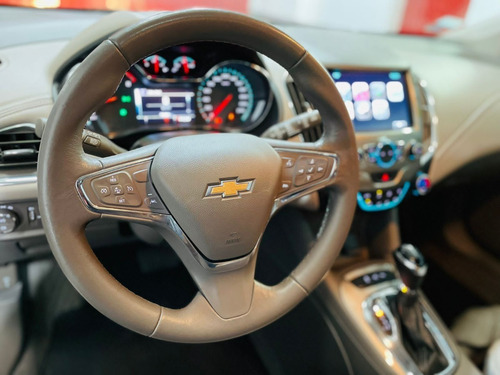 Imagen 11 de 15 de Chevrolet Cruze Ltz 2017 At Hatchback Smart Garage