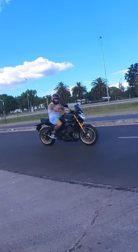 Yamaha Fz8