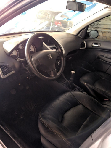 Peugeot 207 Passion 1.4 Sedã