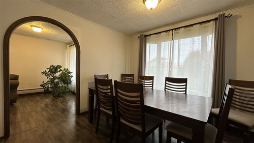 Casa En Venta De 4 Dorm. 2 Baños En Punta Arenas