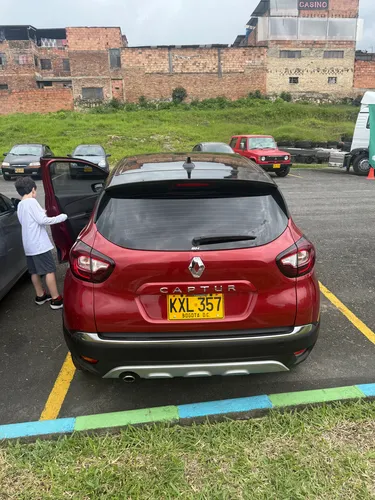 Renault Captur 1.3T Intens Cvt
