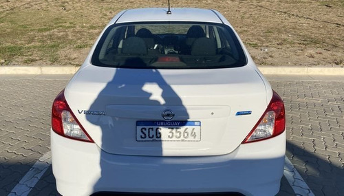 Nissan Versa Advance M/t 1.6 2017