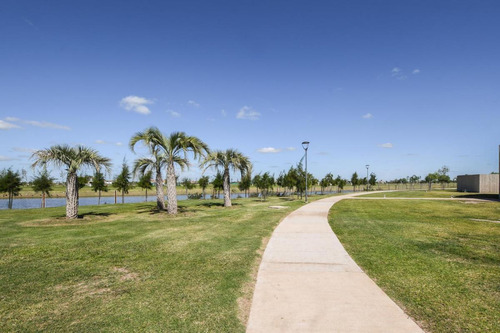 Terreno En Venta En Vida Club De Campo Funes - Permuta