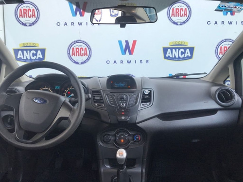 Imagen 8 de 10 de Ford Fiesta S 2014