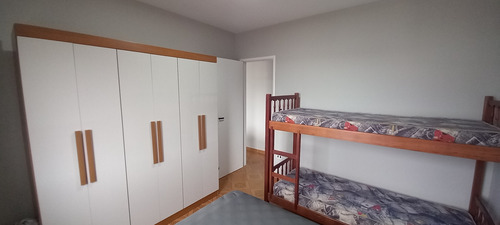 Apartamento De 01 Dormitório Com Vaga De Garagem Coberta !!!
