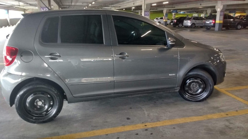 Imagem 7 de 8 de Volkswagen Fox 1.0 Vht Trend Total Flex 5p 2013