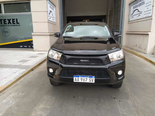 Toyota Hilux 2.8 Cd Srv 177cv 4x2 2017