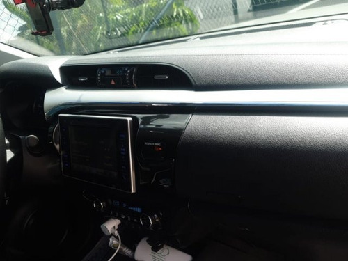 Imagem 6 de 7 de Hilux 2.8 Srx 4x4 Cd 16v Diesel 4p Automático