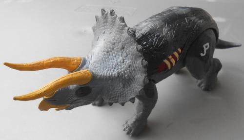 Dinosaurio Jurassic Park Iii Triceratops Sonidos Hasbro 2000