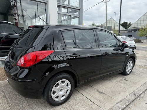 Nissan Tiida 1.8 Visia