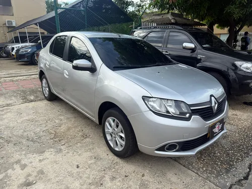 Renault Logan 1.6 Privilege / Intens