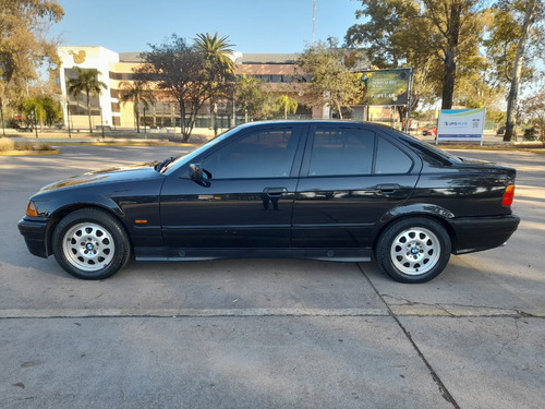 BMW Serie 3 328i AT SEDAN E36