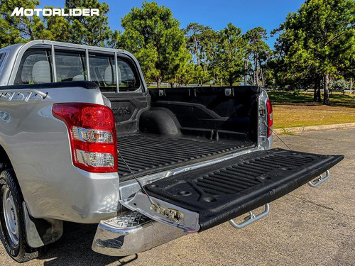 Imagen 22 de 25 de Mitsubishi L200 New 2.4 4x4 | Permuta / Financia