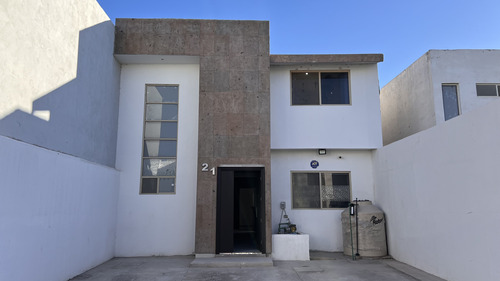 Casa En Venta En Zona Viñedos, Torreón 