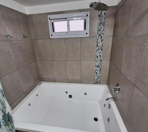 Casa En Venta - 3 Dormitorios 3 Baños - Cochera - 800mts2 - San Vicente