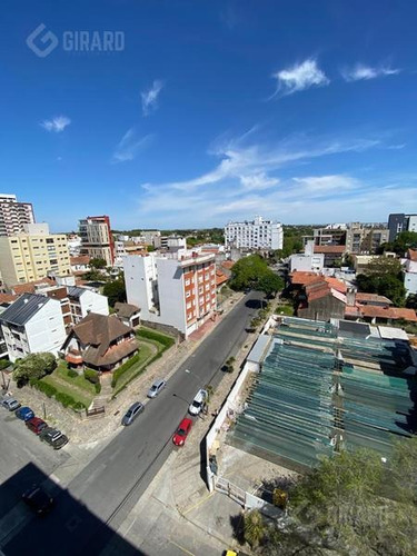 Venta De Departamento En Playa Grande