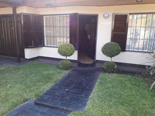 Chalet 4 Ambientes Con Cochera Doble