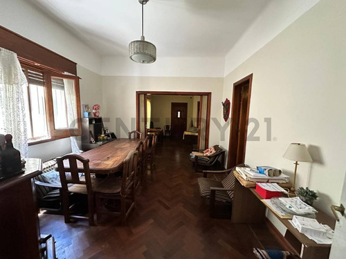 Venta Lote Moreno 975 Quilmes 8.66x30 Zonificación R1 73