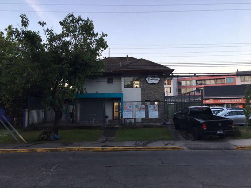 Casa Comercial En Ñuñoa / A Pasos Del Metro Chile España