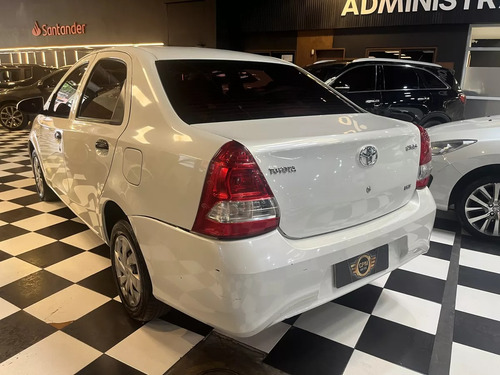 Toyota Etios 1.5 Sedan X