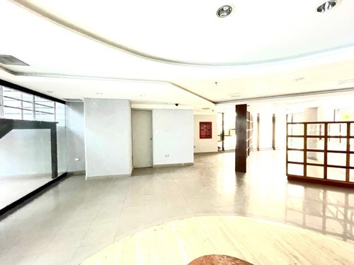Imagen 2 de 3 de El Rosal Alquiler Local Comercial 488m2+140 Terraza Nivel Avenida Vip Pietro Fornino