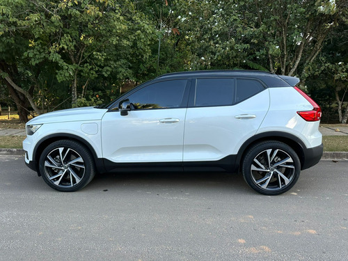 Volvo XC40 1.5 T5 RECHARGE R-DESIGN GEARTRONIC