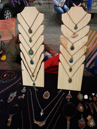 Imagen 2 de 7 de Porta Collares De Madera/ Exhibidor Para Ferias Y Locales