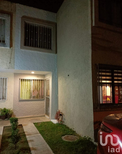 Venta Casa 3 Ambientes Jardines El Sauz