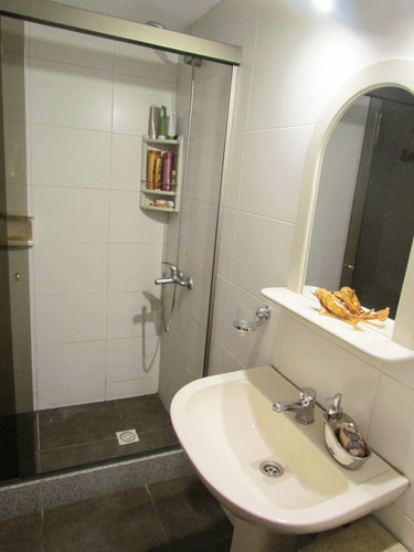 Venta Apto. 2 Dormitorios Tres Cruces C/ Renta