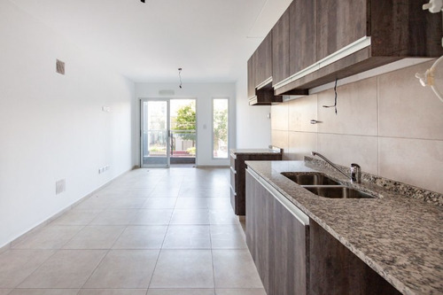 Imagen 8 de 13 de Departamento De 2 Ambientes En Venta - Moron Sur