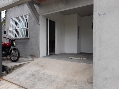 Casa Com Suíte,quarto,cozinha,área De Serviço,sala,banheiro