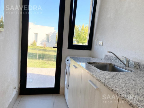 Casa En Venta Estilo Racionalista. Barrio Las Tipas Nordelta