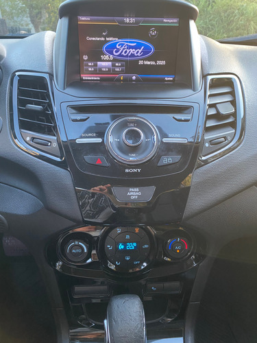 Ford Fiesta Kinetic 1.6 Sedan Titanium Powershift 120cv