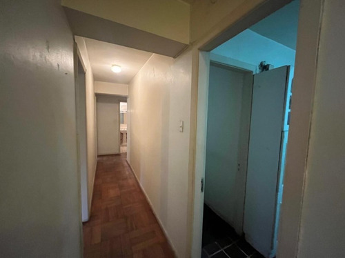 Amplio Depto En Ñuñoa: 3 Habitaciones, 2 Baños