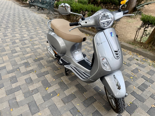 Impecable Motoneta Vespa Napoli 2022 3vtech 150 Cc Abs