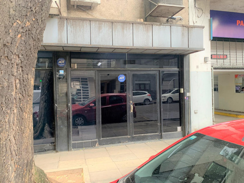 Venta.local.belgrano.coglan.3 Plantas. 2 Baños.montacarga
