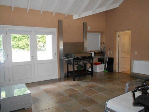 Chalet Moderno, En Dos Plantas, De 4 Dormitorios, Doble Gara