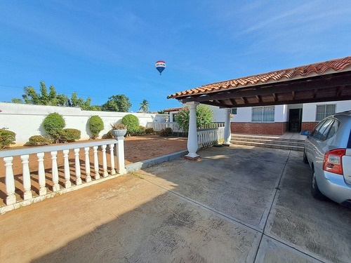 Casa Con Anexo Independiente En La Urbanizacion Jorge Coll, Municipio Maneiro, Isla De Margarita, Nueva Esparta