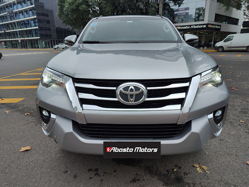 Imagen 10 de 20 de Toyota Sw4 2018 Srx 4x4 At 7 Asientos Hilux Abasto Motors