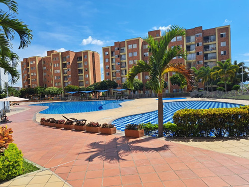 Maravilloso Apartamento Con Linda Vista Y Áreas De Recreación. Club Residencial El Nogal 