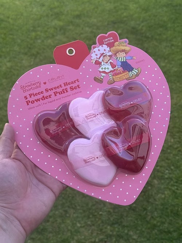 5 Esponjas O Borlas De Corazón Rosita Fresita X Celavi Color Rosa Y Rojo Tamaño De La Esponja Grande