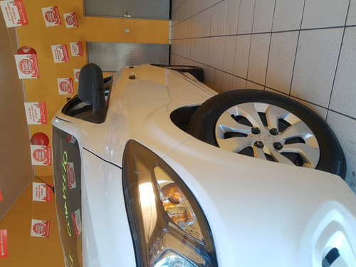 Imagem 6 de 15 de Chevrolet Onix 1.0 Mpfi Joy 8v Flex 4p Manual