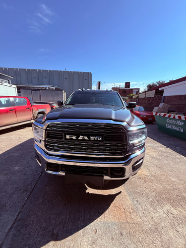 Dodge Ram 2500 Laramie 6.7 Cummins
