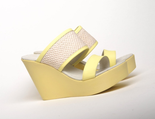 Imagen 4 de 5 de Zuecos Sandalias De Mujer De Cuero Reggae - Ferraro