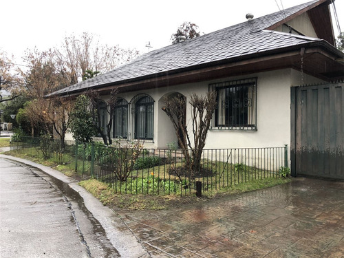Casa En Venta De 5 Dorm. Luis Pasteur / Joaquín Cerda