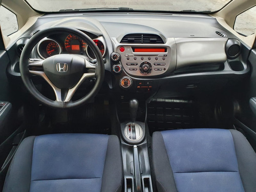 Imagen 10 de 15 de Honda Fit 2013 Lx Automatico